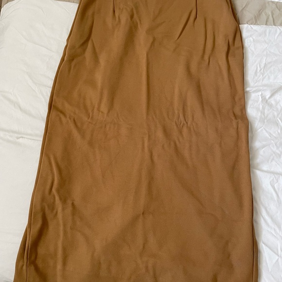 Babaton camel midi-skirt - Picture 3 of 3